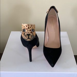 Kate Spade Suede Black pumps with 🐯detail